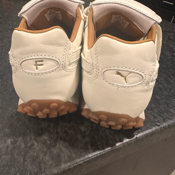 Puma fenty tennis shoes in excellent condition - Picture 3 of 6